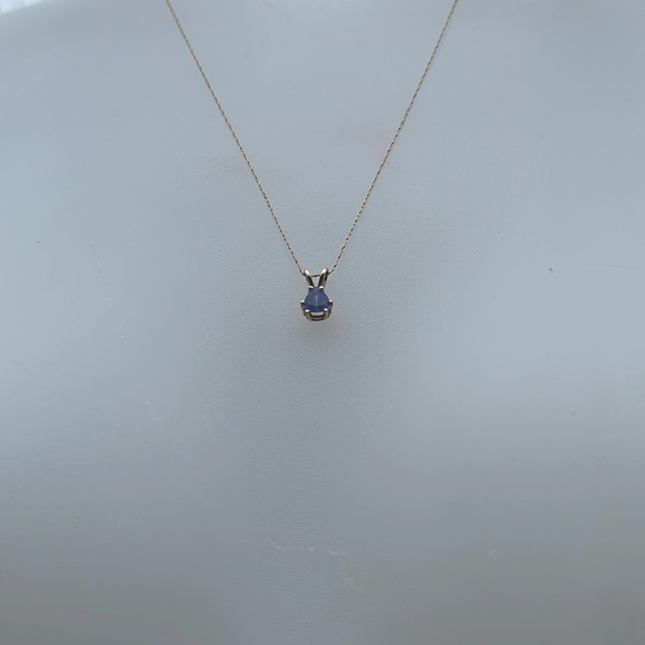 14kt Yellow Gold Tanzanite Triangle pendant and necklace - Picture 2 of 14